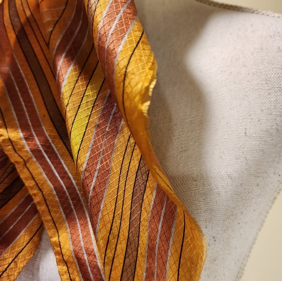 Oscar de la Renta 100% Silk Striped Neck Scarf 30" x 30" - Picture 10 of 12